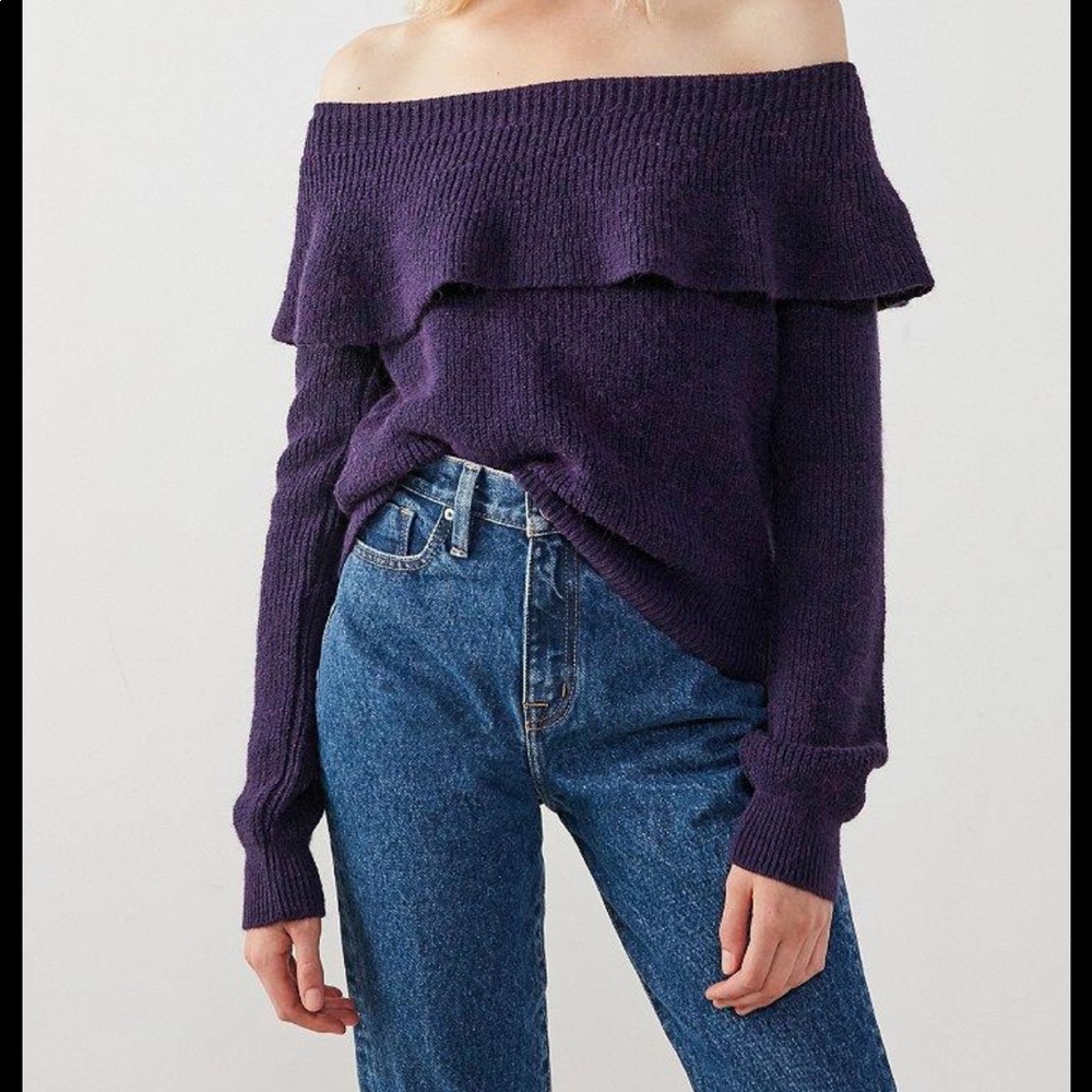 ANTHROPOLOGY KIMCHI BLUE Chrissy off-the-shoulder ruffle sweater. purple. XS.